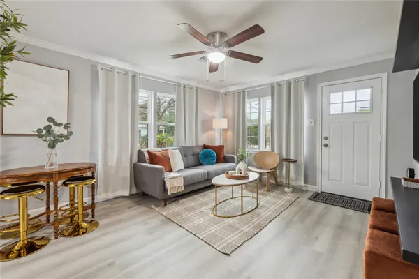 $495,000 | 2105 East 17th Street, Austin, TX 78702