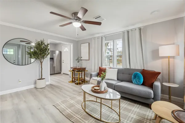 $495,000 | 2105 East 17th Street, Austin, TX 78702