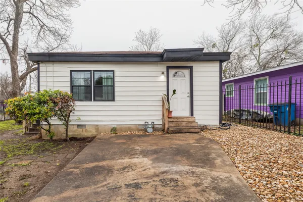 $495,000 | 2105 East 17th Street, Austin, TX 78702