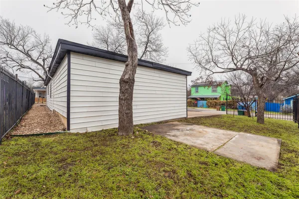 $495,000 | 2105 East 17th Street, Austin, TX 78702