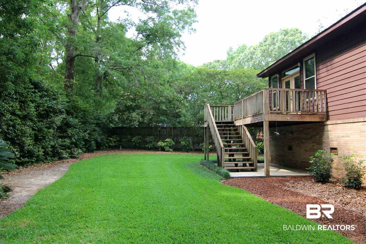600 Oak Ridge Court West Daphne, AL 36526 - Photo 5 of 35 Lush Landscaping
