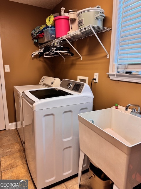 495 Hanley Road Hull, GA 30646 - Photo 16 of 36 a utility room with dryer and washer