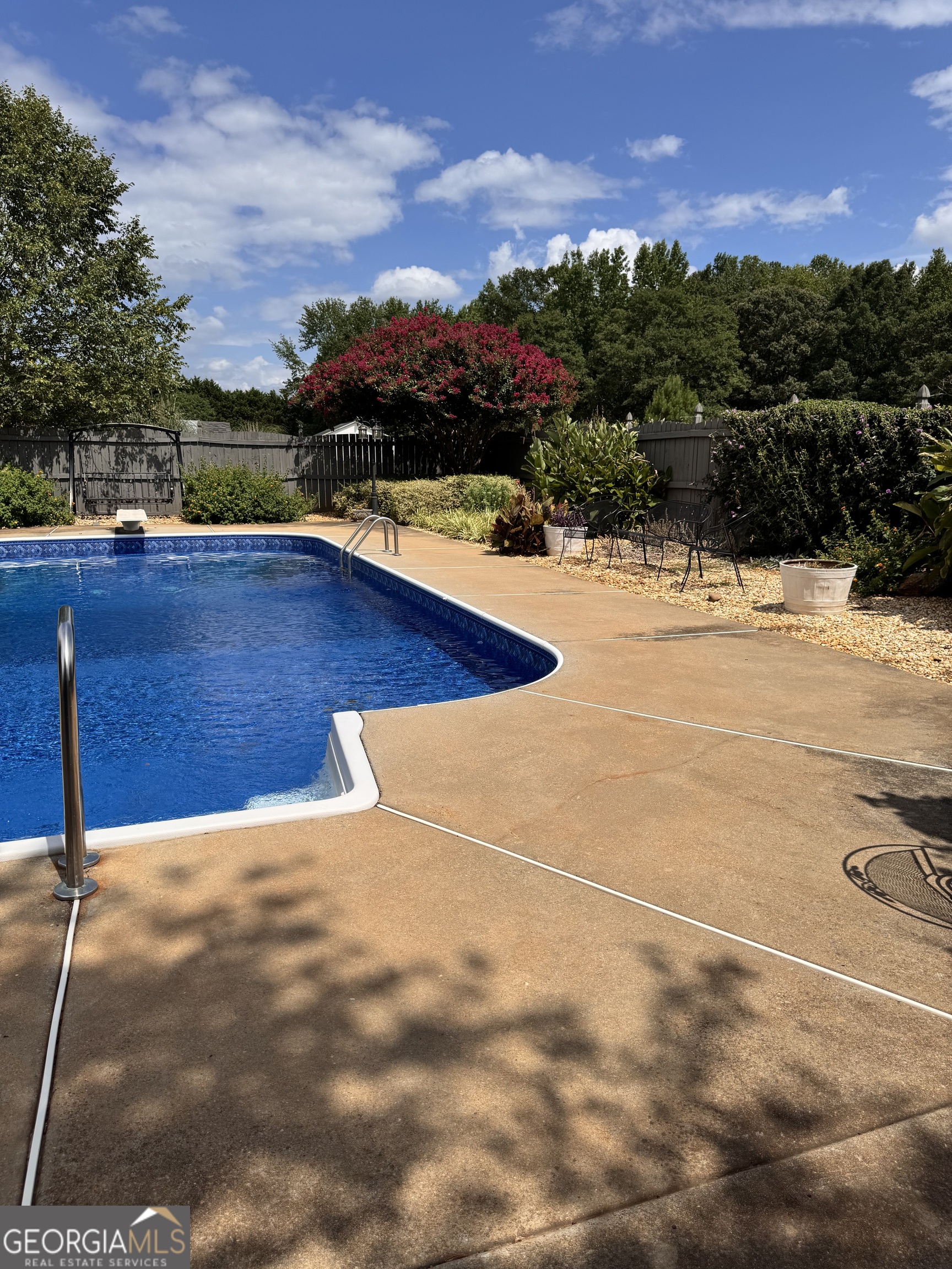 495 Hanley Road Hull, GA 30646 - Photo 8 of 36 a view of a basket ball ground