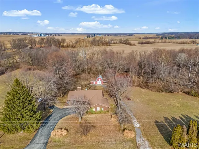 $450,000 | 5089 Indian Hills Drive, Edwardsville, IL 62025