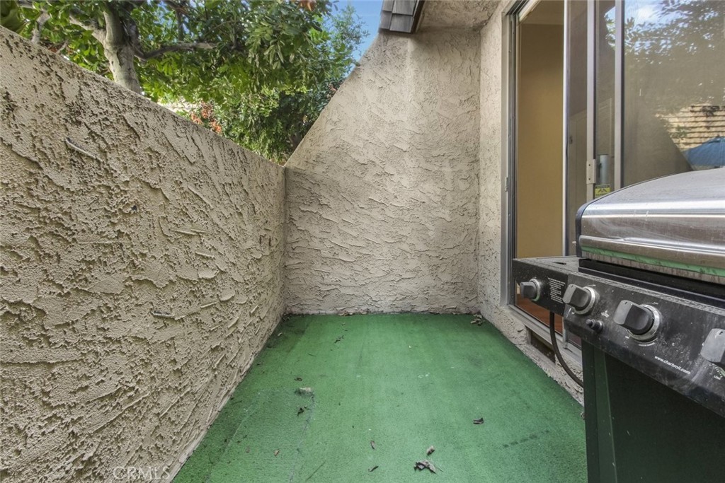4655 Natick Avenue, Unit 3 Sherman Oaks, CA 91403 - Photo 8 of 25 a view of a backyard of the house
