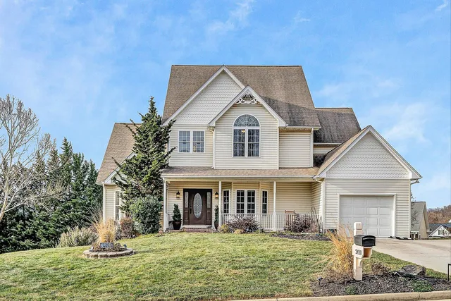 $559,900 | 2420 Wolf Crest, Vinton, VA 24179