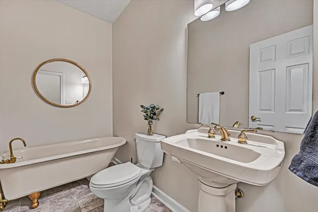 $559,900 | 2420 Wolf Crest, Vinton, VA 24179