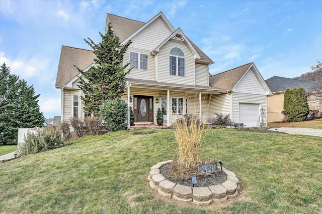 $559,900 | 2420 Wolf Crest, Vinton, VA 24179