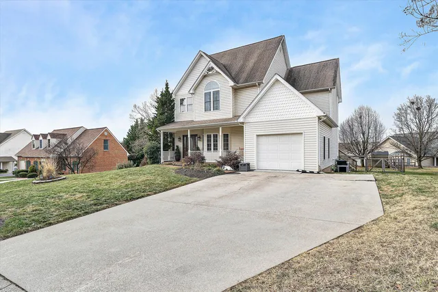 $559,900 | 2420 Wolf Crest, Vinton, VA 24179