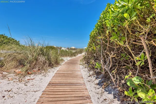 $3,990 | 201 Crandon Boulevard, Unit 604, Key Biscayne, FL 33149