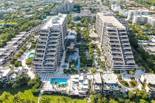 $3,990 | 201 Crandon Boulevard, Unit 604, Key Biscayne, FL 33149