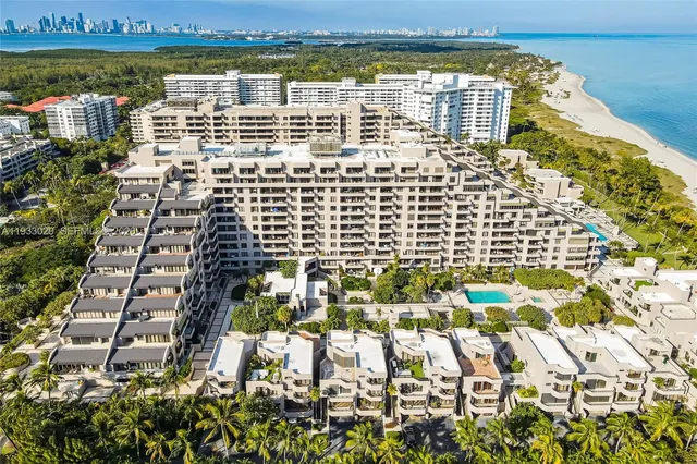 $3,990 | 201 Crandon Boulevard, Unit 604, Key Biscayne, FL 33149