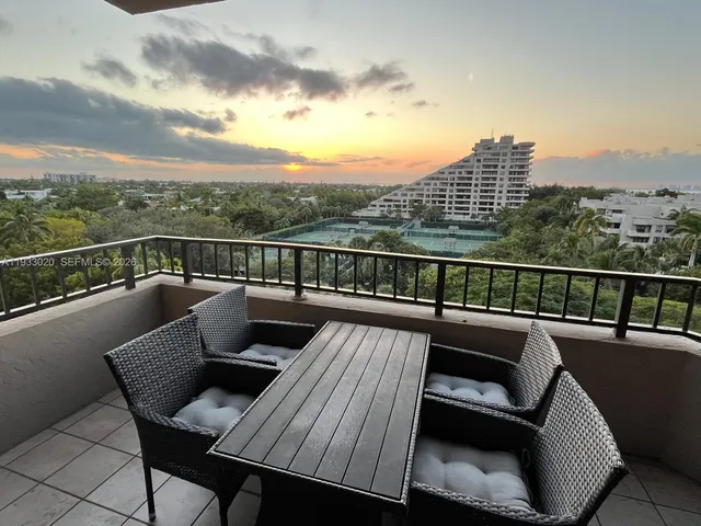 $3,990 | 201 Crandon Boulevard, Unit 604, Key Biscayne, FL 33149