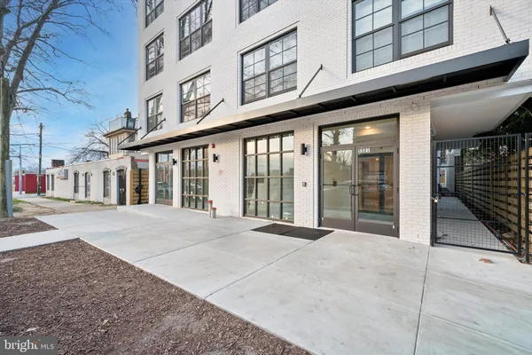 $1,950 | 5521 Wayne Avenue, Unit 201, Philadelphia, PA 19144