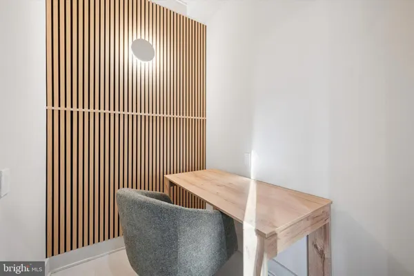 a view of a livingroom with furniture