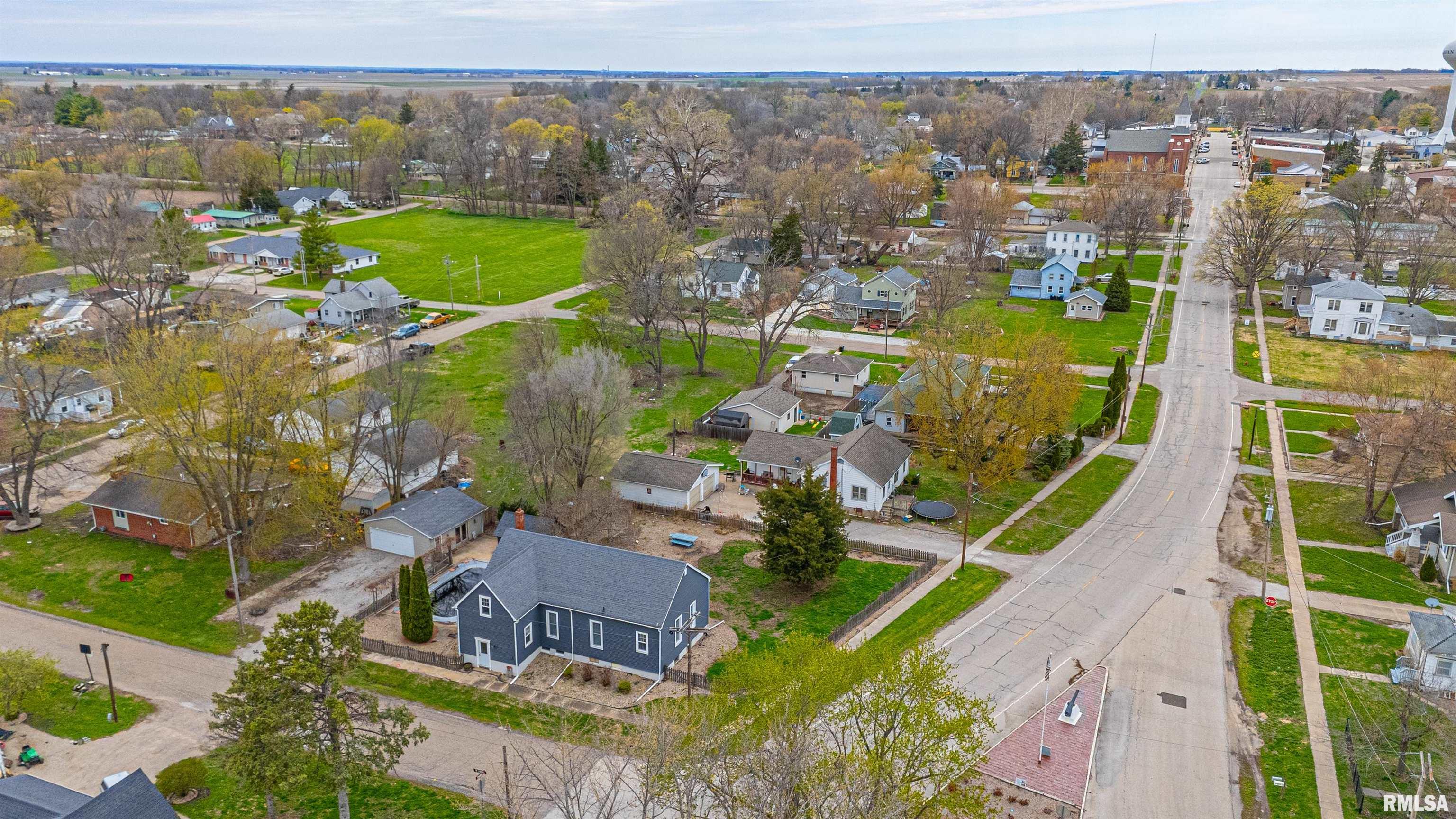 101 West 8th Street Delavan, IL 61734 - Photo 3 of 44