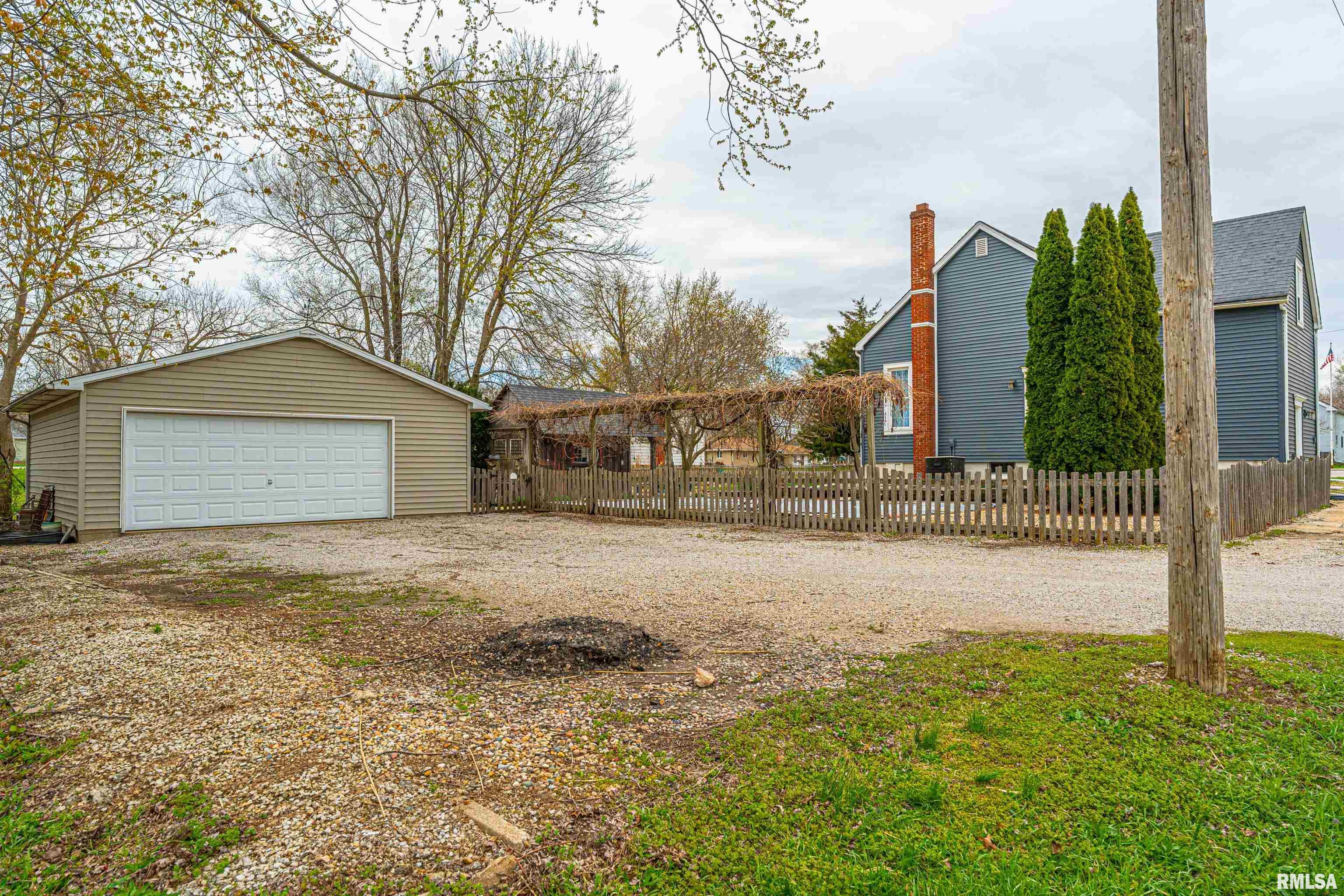 101 West 8th Street Delavan, IL 61734 - Photo 39 of 44