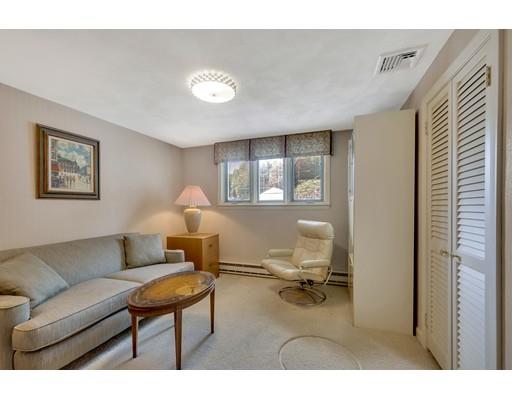 20 Bobolink Road Wellesley, MA 02481 - Photo 16 of 28