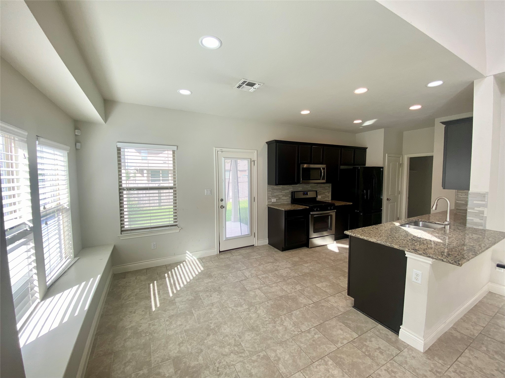 525 Nautical Loop Kyle, TX 78640 - Photo 4 of 16