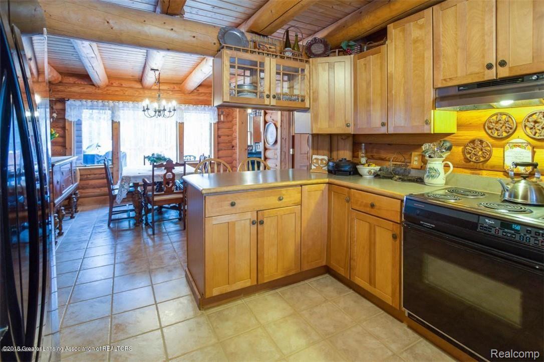 7023 Munsell Road Howell, MI 48843 - Photo 17 of 92 20180918190809668711000000-o.jpg