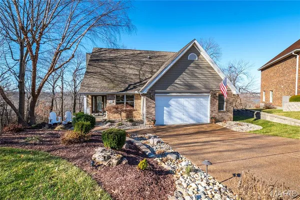 $585,000 | 5921 Summerhedge Place, St. Louis, MO 63128