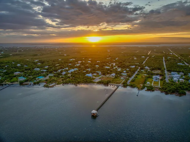 a view of a house with a street view