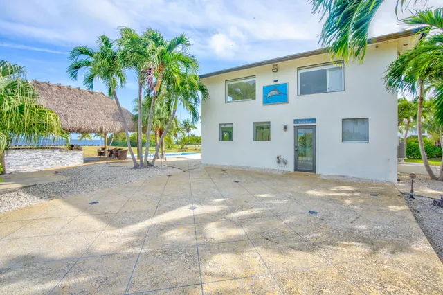 $2,450,000 | 30468 Oleander Boulevard, Big Pine Key, FL 33043