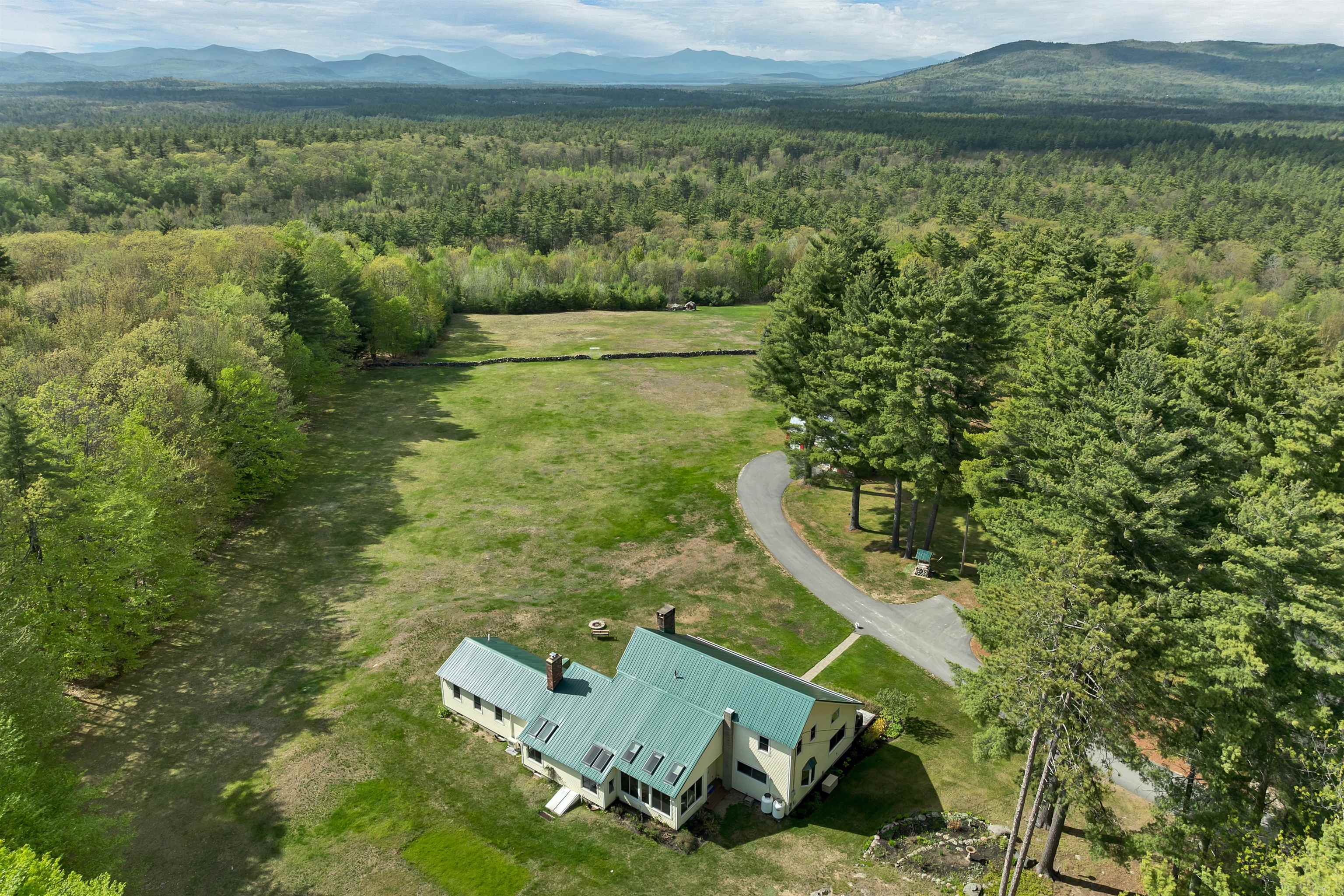 65 Effingham Road Ossipee, NH 03864 - Photo 5 of 60
