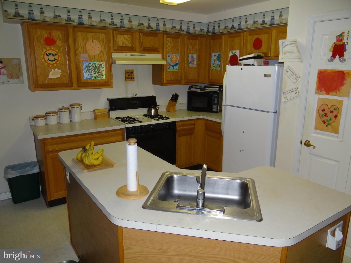 29 Firethorn Lane Riverside, NJ 08075 - Photo 6 of 18 Kitchen