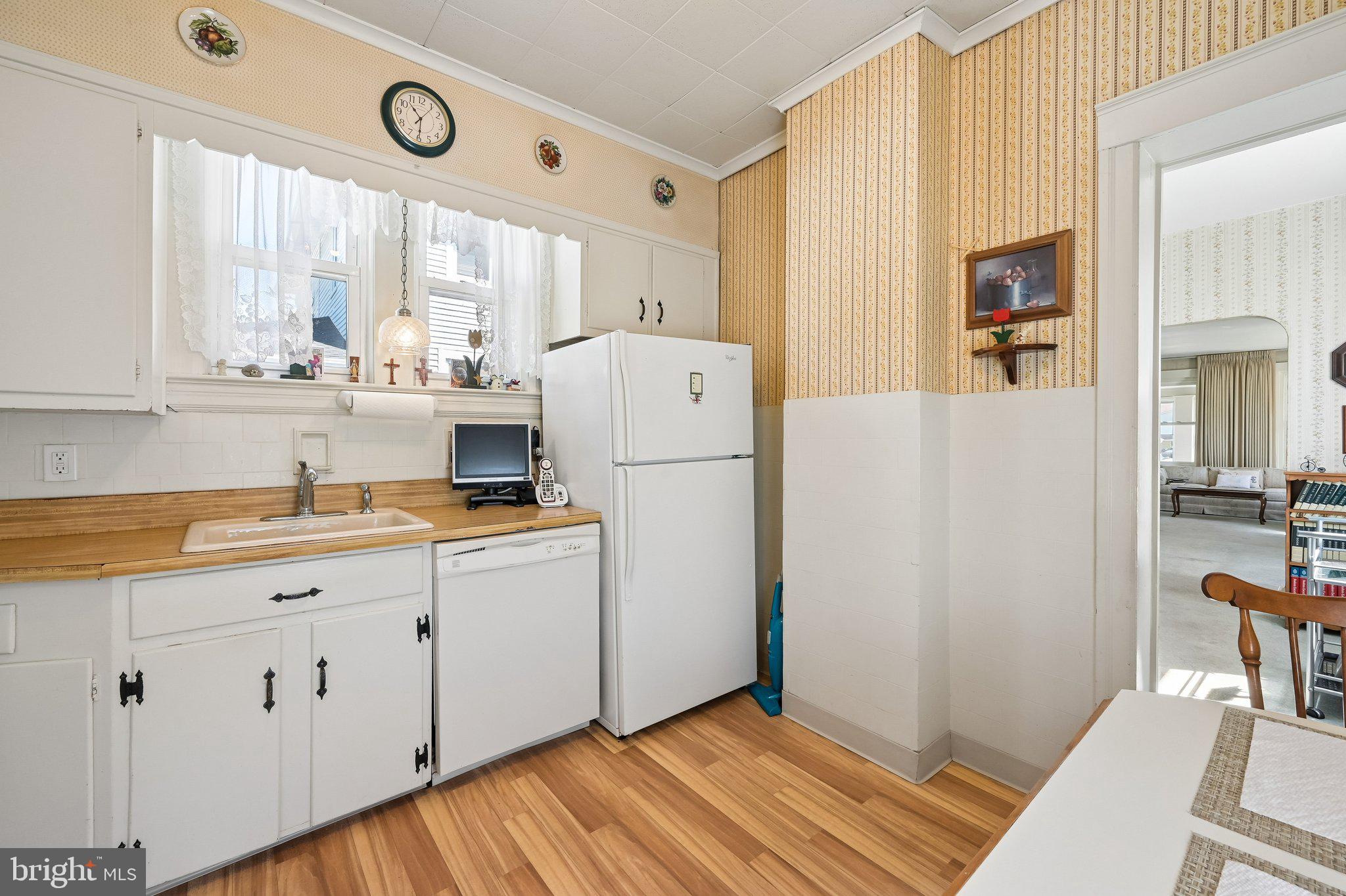 228 Heulings Avenue Riverside, NJ 08075 - Photo 14 of 24 Kitchen