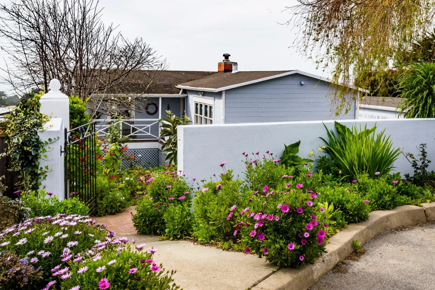 602 Stetson Street Moss Beach, CA 94038 - Photo 5 of 29 Gallery Image 5