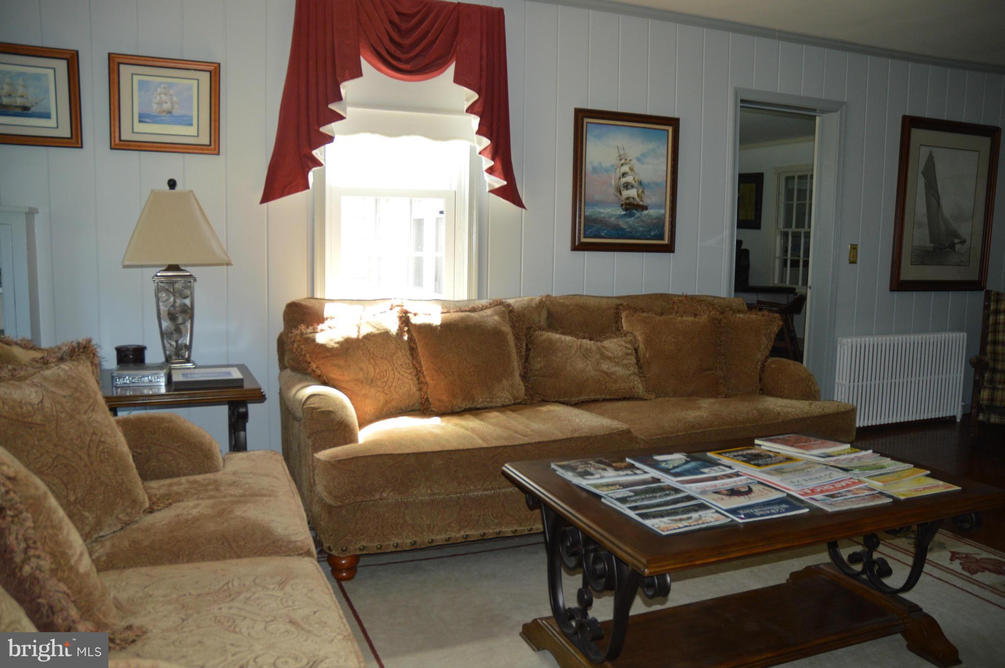 207 Patuxent Road Laurel, MD 20707 - Photo 3 of 30 Living Room