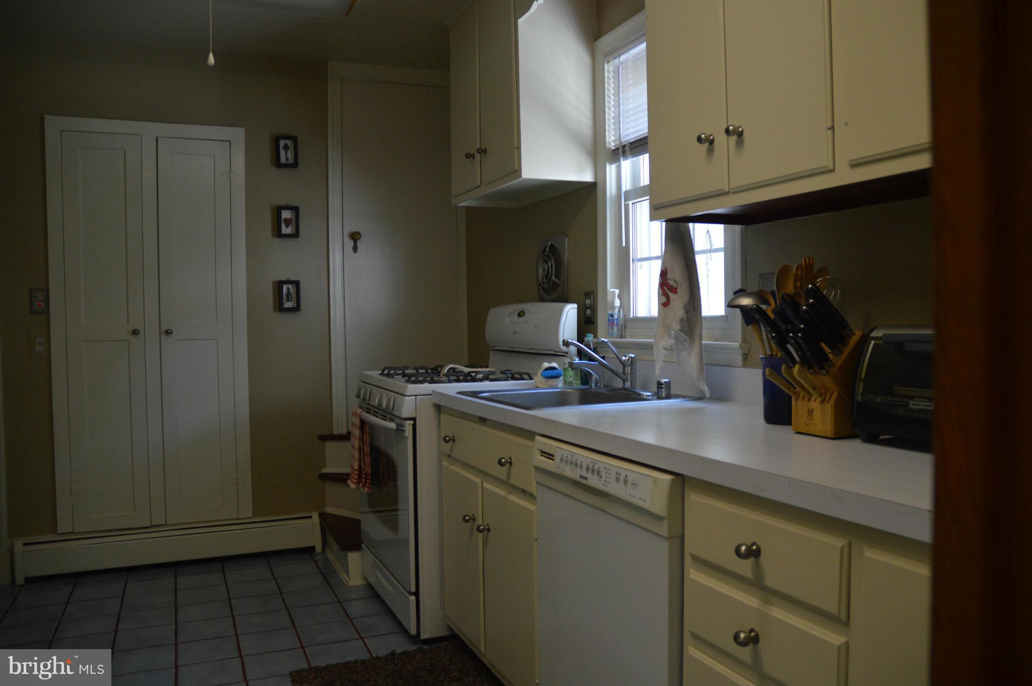 207 Patuxent Road Laurel, MD 20707 - Photo 10 of 30 Kitchen
