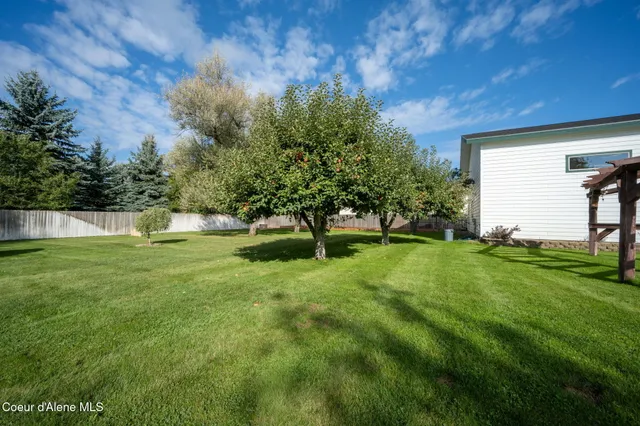 $995,000 | 7671 North 4th Street, Dalton Gardens, ID 83815
