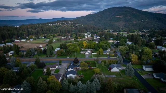 $995,000 | 7671 North 4th Street, Dalton Gardens, ID 83815