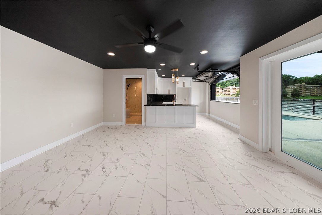 439 Red Bud Road Lake Ozark, MO 65049 - Photo 70 of 98 Expansive family room offering the perfect setting