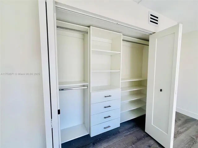 $1,140,000 | 201 Jefferson Avenue, Unit 4C, Miami Beach, FL 33139