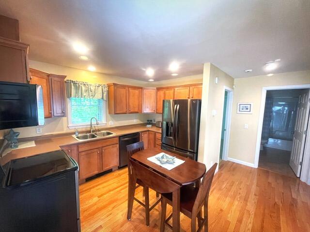 35 Barefoot Cottage Road, Unit 103 Wells, ME 04090 - Photo 2 of 32 Beautiful black stainless appliances