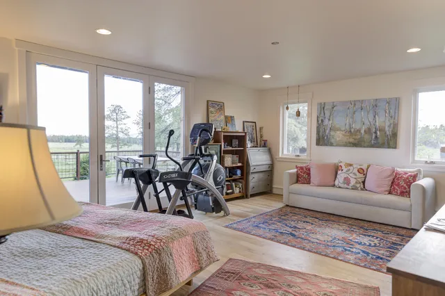 a view of entryway and hall