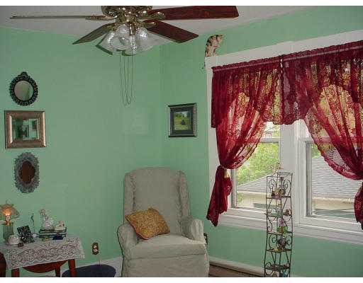 72 Somerset Street Springfield, MA 01108 - Photo 14 of 19 Gallery Image 14