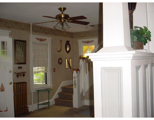 72 Somerset Street Springfield, MA 01108 - Photo 10 of 19 Gallery Image 10