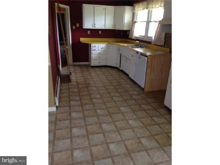 936 Columbus Road Burlington, NJ 08016 - Photo 6 of 12 Gallery Image 6