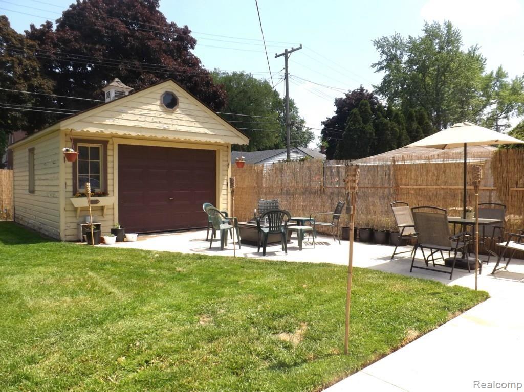 19468 Beech Daly Redford, MI 48240 - Photo 11 of 11 Great backyard w privacy fencing