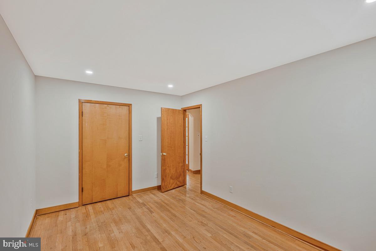 7185 Hawthorne Road La Plata, MD 20646 - Photo 10 of 59 Spacious room with warm wood accents.