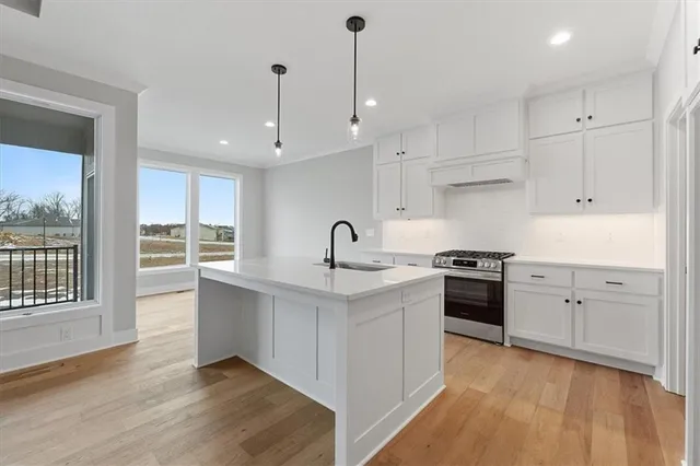 $499,900 | 25015 West 94th Terrace, Lenexa, KS 66227