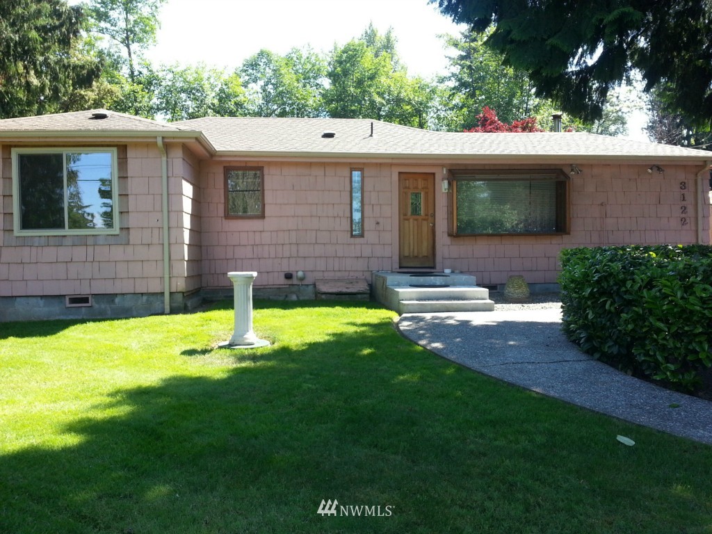 3122 Russet Road Brier, WA 98036 - Photo 2 of 22 Gallery Image 2