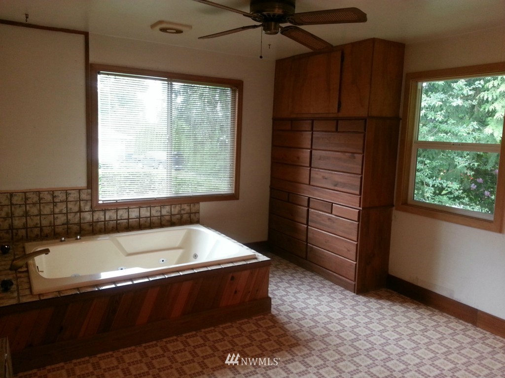3122 Russet Road Brier, WA 98036 - Photo 11 of 22 Gallery Image 11