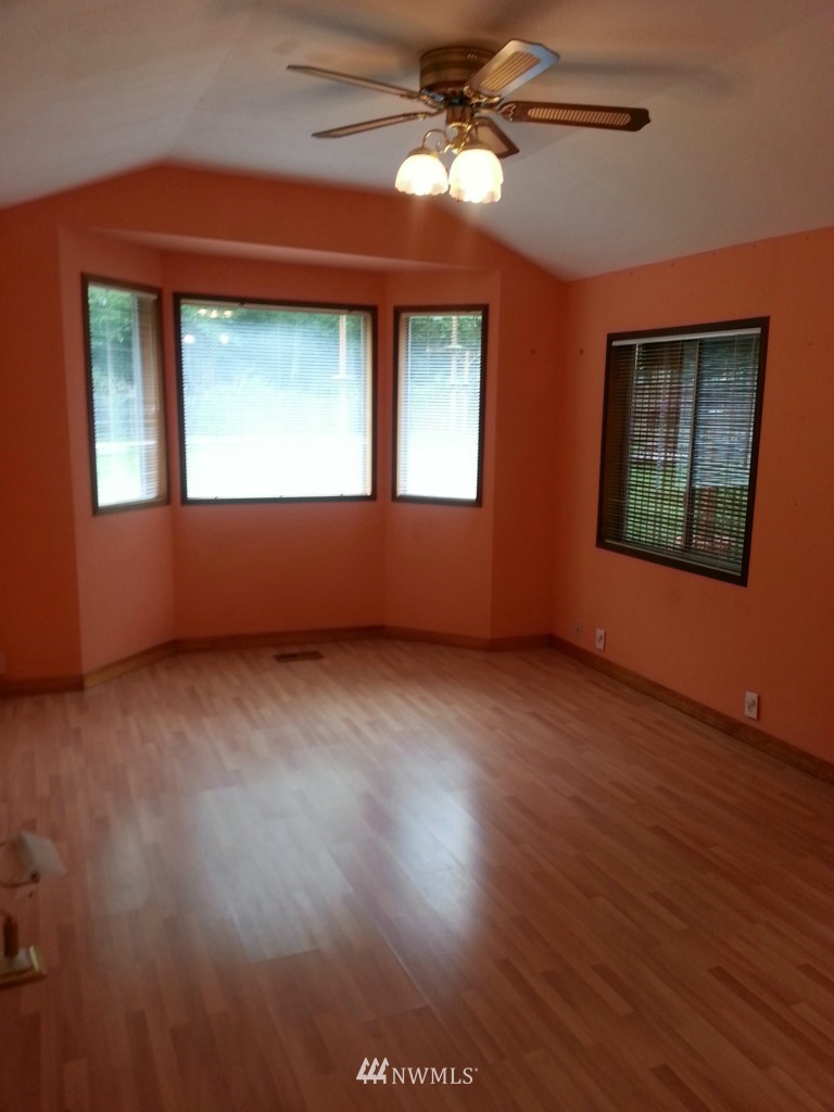 3122 Russet Road Brier, WA 98036 - Photo 13 of 22 Gallery Image 13