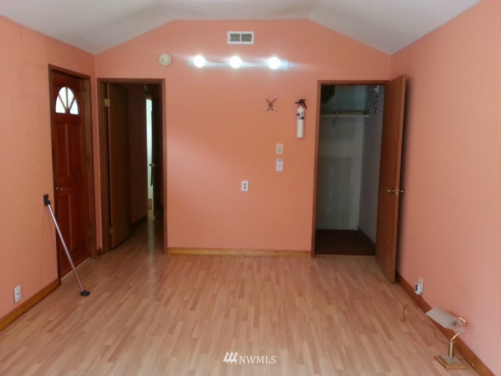 3122 Russet Road Brier, WA 98036 - Photo 14 of 22 Gallery Image 14