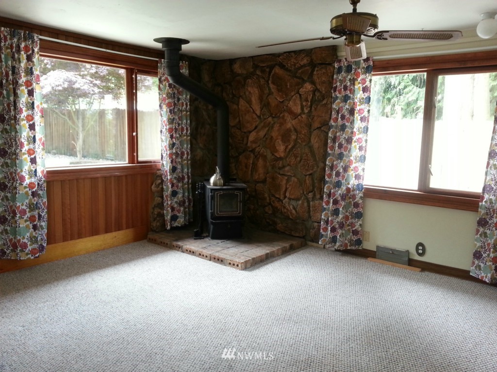 3122 Russet Road Brier, WA 98036 - Photo 4 of 22 Gallery Image 4